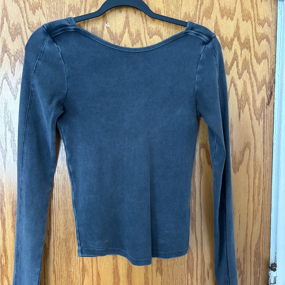 Backless long sleeve